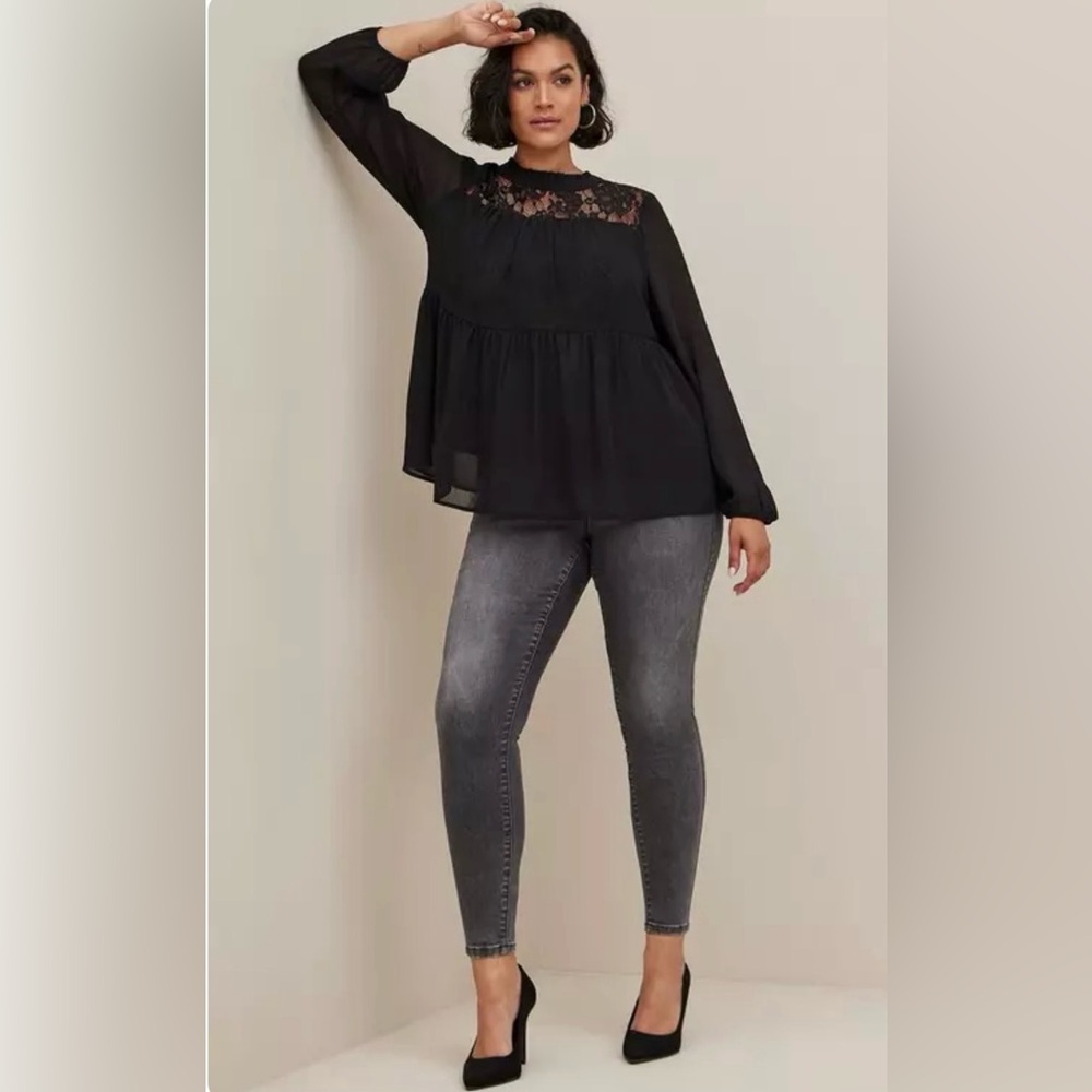 TORRID Lace With Chiffon Overlay Blouse Size 3X